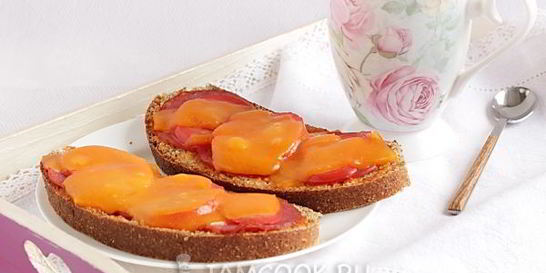 Горячие бутерброды с колбасой