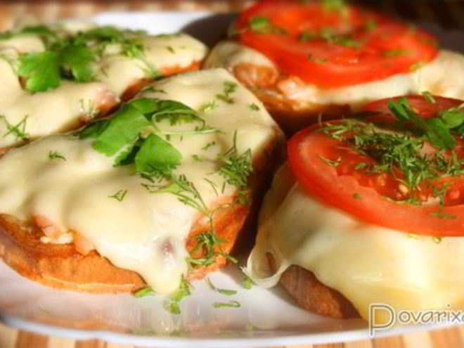 Рецепт горячих бутербродов с красной рыбой