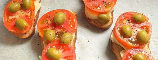 горячие бутерброды с помидорами и моцареллой. Шаг 3