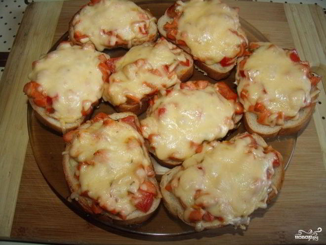 Рецепт горячих бутербродов с сосисками