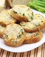 Горячие бутерброды с сыром и зеленью