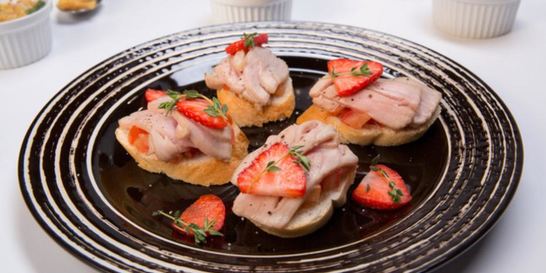 Горячие бутерброды с тунцом и помидорами