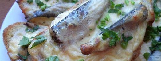 горячие бутерброды со шпротами. Шаг 11