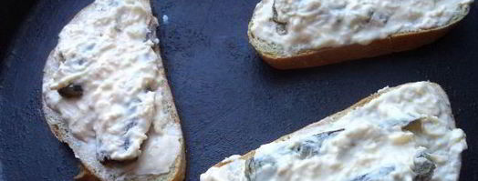 горячие бутерброды со шпротами. Шаг 9