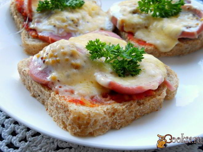 Рецепт горячих бутербродов за 2 минуты в микроволновке