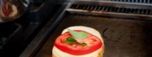 горячий бутерброд на сковороде. Шаг 3