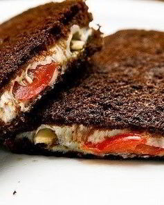 Итальянский бутерброд с сыром и грибами