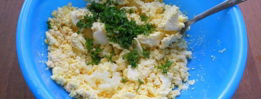 намазка для бутербродов из вареных желтков и плавленого сыра. Шаг 2