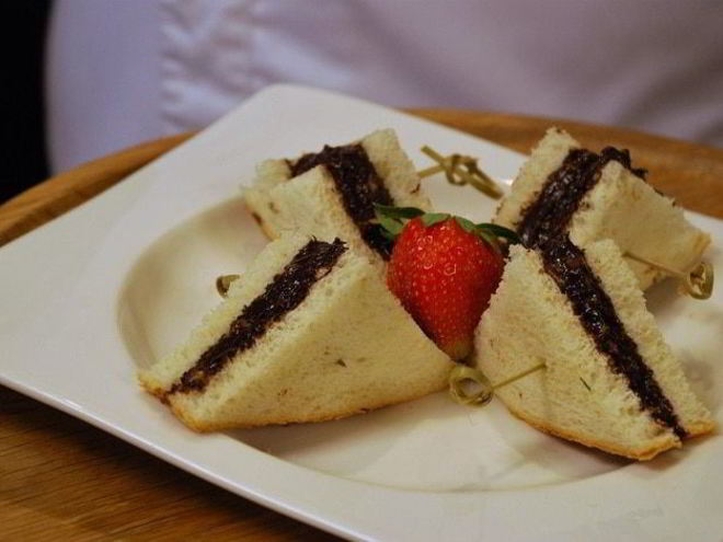 Рецепт сладкого бутерброда с ореховой пастой