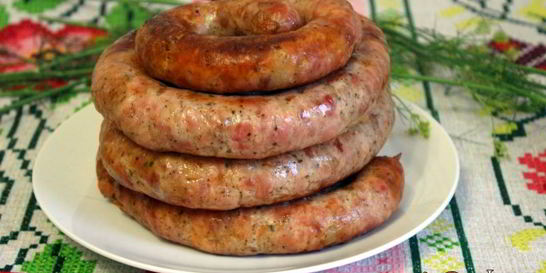 Домашняя свиная колбаса