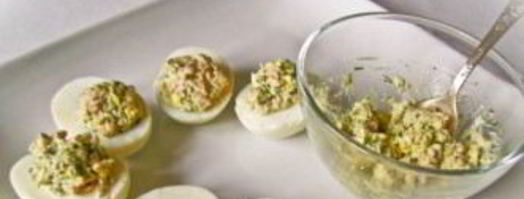 яйца, фаршированные печенью трески. Шаг 3