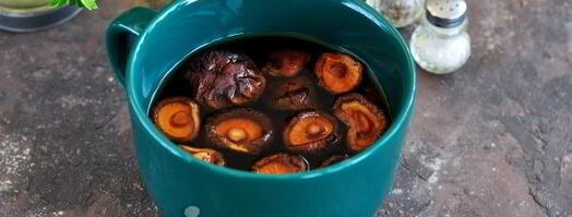 грибная икра из сушеных и свежих грибов. Шаг 3