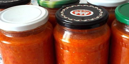 Кабачковая икра с помидорами на зиму