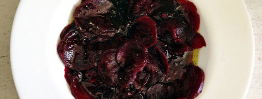 карпаччо из свеклы с рукколой и кремом из маскарпоне. Шаг 3