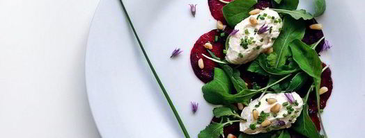 карпаччо из свеклы с рукколой и кремом из маскарпоне. Шаг 8