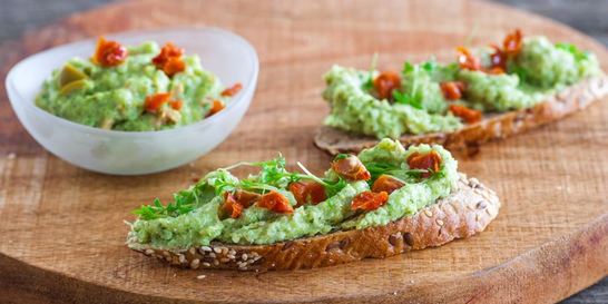 Хумус из зеленой гречки