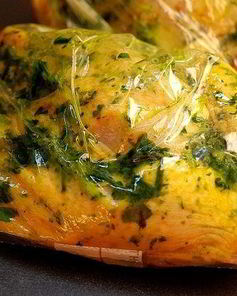 Курица, маринованная с чили и шалфеем