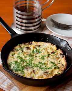 Фриттата с грибами, цуккини и голубым сыром