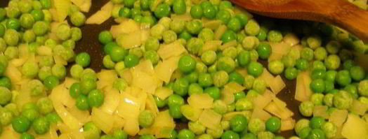 фриттата с зеленым горошком, ветчиной и луком. Шаг 2