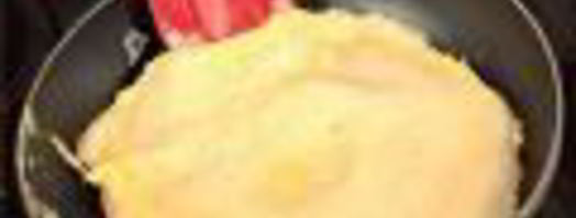 нежный омлет с копченой рыбой. Шаг 5