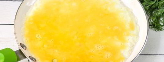 омлет на воде на сковороде. Шаг 4