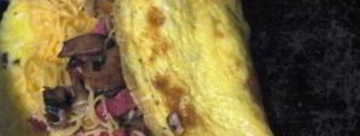 омлет с лисичками и колбасой. Шаг 4