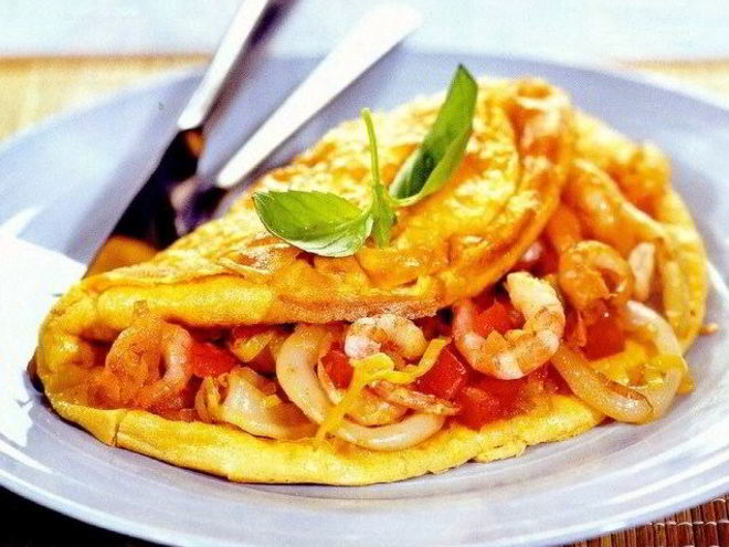 Рецепт омлета с морепродуктами и зеленью