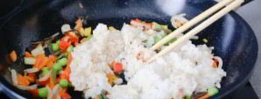 омлет с рисом по-японски. Шаг 4