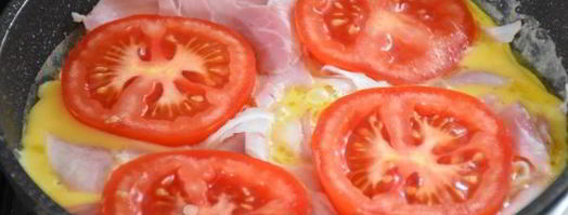 омлет с ветчиной и помидорами. Шаг 6