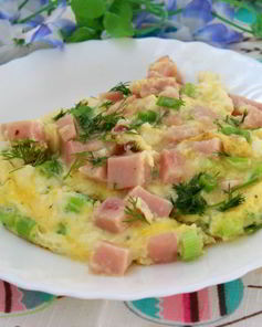 Омлет с ветчиной и зеленым луком