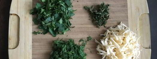 омлет со шпинатом и помидорами черри. Шаг 2