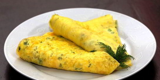 Омлет со сметаной и сыром