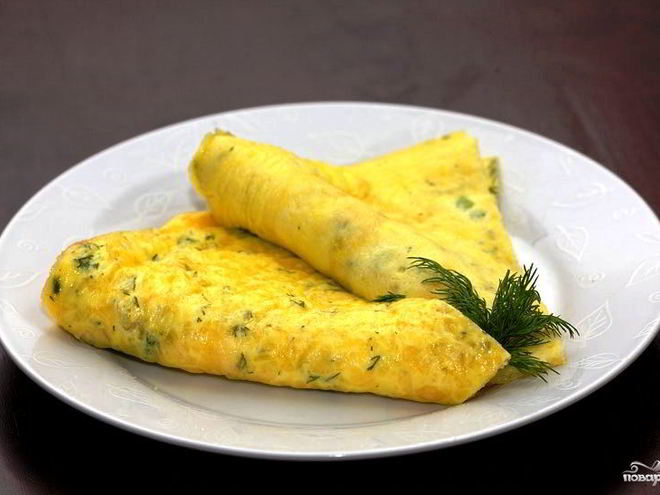 Рецепт омлета со сметаной и сыром