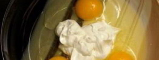 омлет со сметаной и сыром. Шаг 2