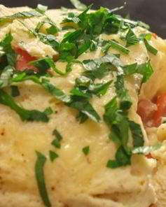 Омлет в чашке в микроволновке