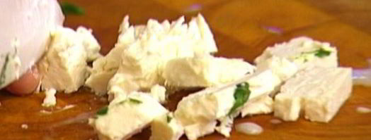 открытый омлет с фетой и помидорами черри. Шаг 3