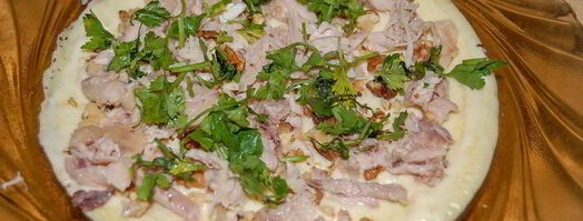 рулетики из омлета с курицей аппетитные. Шаг 4