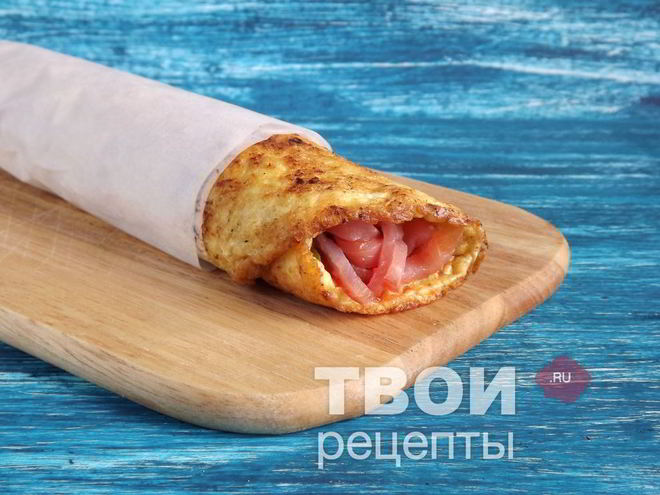 Рецепт сырного омлета с ветчиной