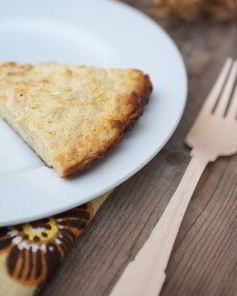 Яблочная фриттата с чеддером