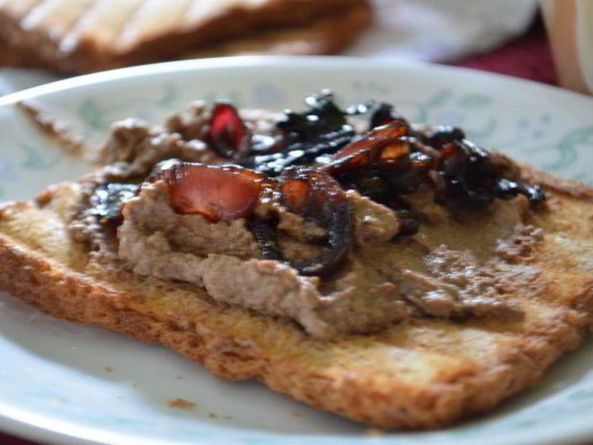 Рецепт куриного паштета с бальзамическим луком