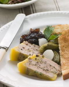 Паштет из индейки с беконом и зеленью