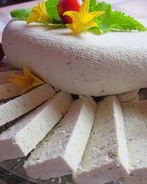 Пряный козий сыр