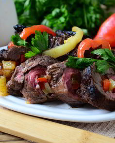 Мясные роллы, фаршированные овощами