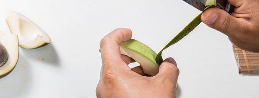 роллы калифорния с крабом. Шаг 4