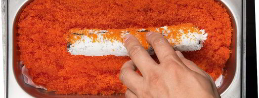 роллы калифорния с крабом. Шаг 7