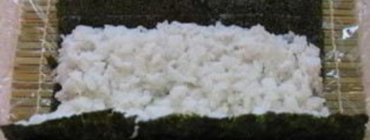 роллы с икрой летучей рыбы. Шаг 3