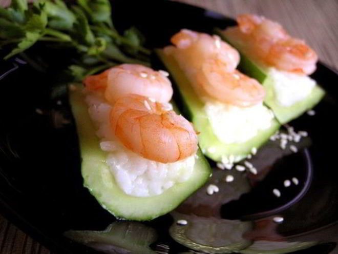 Рецепт роллов с креветками в огурцах