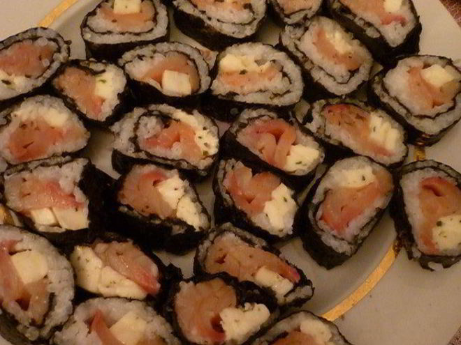 Рецепт роллов с семгой и моцареллой