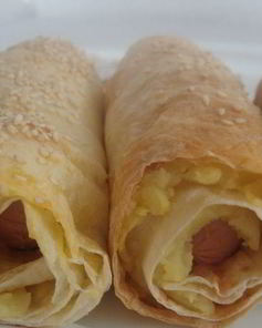 Роллы с сосисками и картофельным пюре