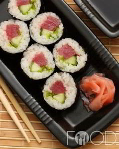 Роллы с тунцом и огурцом
